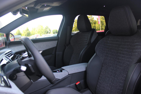 Peugeot 5008 1.2 Hybrid 145PK ALLURE 7p | 360° VISION & DRIVE ASSIST PACK: ANTI DIEFSTAL ALARM MET SUPERVERGRENDELING/VERWARMBAAR VOLLEDEREN STUURWIEL/VISEOPARK 360° HD CAMERA'S MET PARKEERHULP VOOR, BUITENSPIEGELS MET KANTELFUNCTIE BIJ HET ACHTERUITRIJDEN/ADAPTIVE CRUISE CONTROL MET STOP & GO FUNCTIE, REAR CROSS TRAFFIC ALERT, LANE CHANGE ASSIST, DODEHOEK DETECTIE, GROOTLICHT ASSISTENT | PANORAMIC NAVIGATION PACK: PEUGEOT PANORAMIC i-COCKPIT MET GEBOGEN EN ZWEVEND HD SCHERM/PEUGEOT 3D NAVIGATIE/SPRAAKHERKENNING/3-USB AANSLUITINGEN/DRAADLOZE TELEFOONLADER | SEAT PACK: AGR STOEL MET