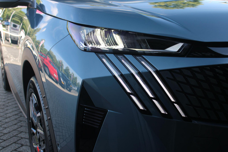 Peugeot 5008 1.2 Hybrid 145PK ALLURE 7p | 360° VISION & DRIVE ASSIST PACK: ANTI DIEFSTAL ALARM MET SUPERVERGRENDELING/VERWARMBAAR VOLLEDEREN STUURWIEL/VISEOPARK 360° HD CAMERA'S MET PARKEERHULP VOOR, BUITENSPIEGELS MET KANTELFUNCTIE BIJ HET ACHTERUITRIJDEN/ADAPTIVE CRUISE CONTROL MET STOP & GO FUNCTIE, REAR CROSS TRAFFIC ALERT, LANE CHANGE ASSIST, DODEHOEK DETECTIE, GROOTLICHT ASSISTENT | PANORAMIC NAVIGATION PACK: PEUGEOT PANORAMIC i-COCKPIT MET GEBOGEN EN ZWEVEND HD SCHERM/PEUGEOT 3D NAVIGATIE/SPRAAKHERKENNING/3-USB AANSLUITINGEN/DRAADLOZE TELEFOONLADER | SEAT PACK: AGR STOEL MET