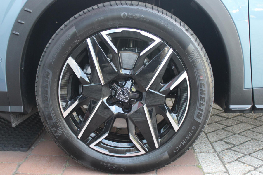Peugeot 5008 1.2 Hybrid 145PK ALLURE 7p | 360° VISION & DRIVE ASSIST PACK: ANTI DIEFSTAL ALARM MET SUPERVERGRENDELING/VERWARMBAAR VOLLEDEREN STUURWIEL/VISEOPARK 360° HD CAMERA'S MET PARKEERHULP VOOR, BUITENSPIEGELS MET KANTELFUNCTIE BIJ HET ACHTERUITRIJDEN/ADAPTIVE CRUISE CONTROL MET STOP & GO FUNCTIE, REAR CROSS TRAFFIC ALERT, LANE CHANGE ASSIST, DODEHOEK DETECTIE, GROOTLICHT ASSISTENT | PANORAMIC NAVIGATION PACK: PEUGEOT PANORAMIC i-COCKPIT MET GEBOGEN EN ZWEVEND HD SCHERM/PEUGEOT 3D NAVIGATIE/SPRAAKHERKENNING/3-USB AANSLUITINGEN/DRAADLOZE TELEFOONLADER | SEAT PACK: AGR STOEL MET