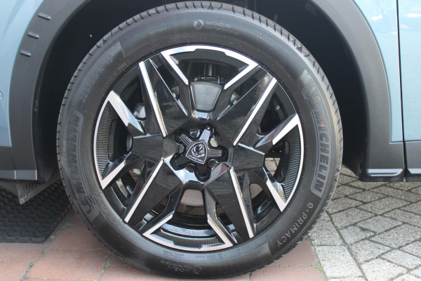 Peugeot 5008 1.2 Hybrid 145PK ALLURE 7p | 360° VISION & DRIVE ASSIST PACK: ANTI DIEFSTAL ALARM MET SUPERVERGRENDELING/VERWARMBAAR VOLLEDEREN STUURWIEL/VISEOPARK 360° HD CAMERA'S MET PARKEERHULP VOOR, BUITENSPIEGELS MET KANTELFUNCTIE BIJ HET ACHTERUITRIJDEN/ADAPTIVE CRUISE CONTROL MET STOP & GO FUNCTIE, REAR CROSS TRAFFIC ALERT, LANE CHANGE ASSIST, DODEHOEK DETECTIE, GROOTLICHT ASSISTENT | PANORAMIC NAVIGATION PACK: PEUGEOT PANORAMIC i-COCKPIT MET GEBOGEN EN ZWEVEND HD SCHERM/PEUGEOT 3D NAVIGATIE/SPRAAKHERKENNING/3-USB AANSLUITINGEN/DRAADLOZE TELEFOONLADER | SEAT PACK: AGR STOEL MET