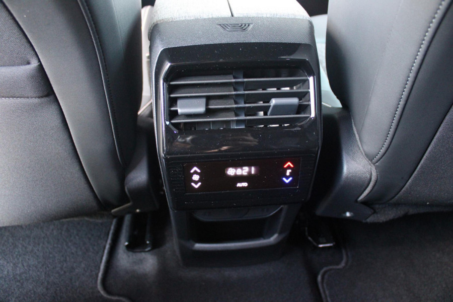 Peugeot 5008 1.2 Hybrid 145PK ALLURE 7p | 360° VISION & DRIVE ASSIST PACK: ANTI DIEFSTAL ALARM MET SUPERVERGRENDELING/VERWARMBAAR VOLLEDEREN STUURWIEL/VISEOPARK 360° HD CAMERA'S MET PARKEERHULP VOOR, BUITENSPIEGELS MET KANTELFUNCTIE BIJ HET ACHTERUITRIJDEN/ADAPTIVE CRUISE CONTROL MET STOP & GO FUNCTIE, REAR CROSS TRAFFIC ALERT, LANE CHANGE ASSIST, DODEHOEK DETECTIE, GROOTLICHT ASSISTENT | PANORAMIC NAVIGATION PACK: PEUGEOT PANORAMIC i-COCKPIT MET GEBOGEN EN ZWEVEND HD SCHERM/PEUGEOT 3D NAVIGATIE/SPRAAKHERKENNING/3-USB AANSLUITINGEN/DRAADLOZE TELEFOONLADER | SEAT PACK: AGR STOEL MET