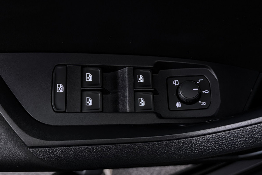 Škoda Kodiaq 1.5 TSI Business Edition 7p. (TREKHAAK WEGKLAPBAAR, NAVI, CAMERA, PDC, STOELVERWARMING, 1e EIG CARPLAY)