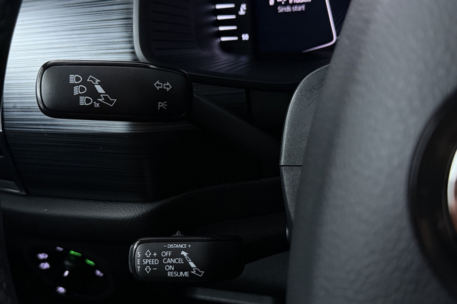 Škoda Kodiaq 1.5 TSI Business Edition 7p. (TREKHAAK WEGKLAPBAAR, NAVI, CAMERA, PDC, STOELVERWARMING, 1e EIG CARPLAY)