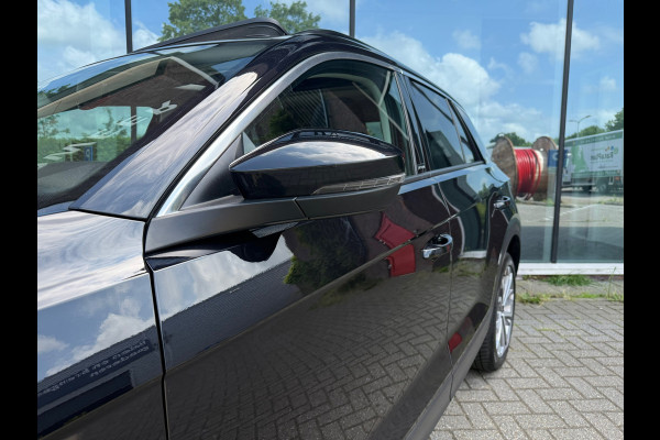 Volkswagen T-Roc 1.5 TSI Style Business - Automaat - Pano/Schuifdak - Navi - Parkeerhulp