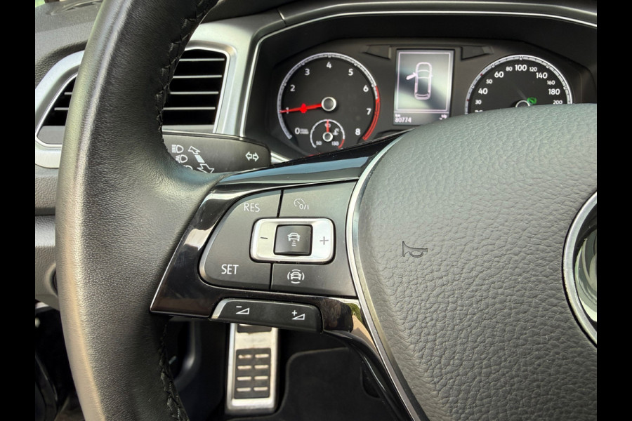 Volkswagen T-Roc 1.5 TSI Style Business - Automaat - Pano/Schuifdak - Navi - Parkeerhulp