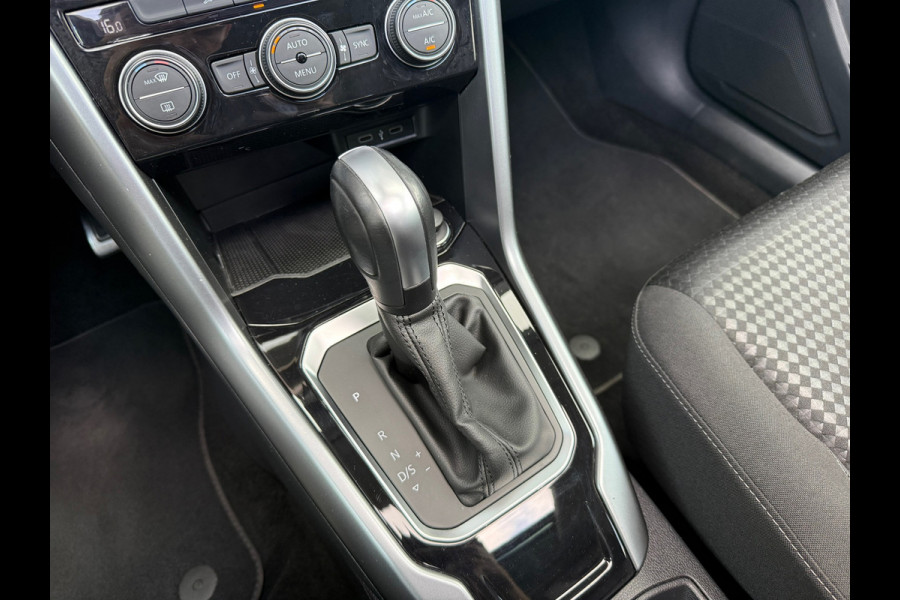 Volkswagen T-Roc 1.5 TSI Style Business - Automaat - Pano/Schuifdak - Navi - Parkeerhulp