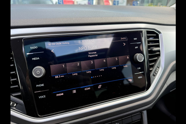 Volkswagen T-Roc 1.5 TSI Style Business - Automaat - Pano/Schuifdak - Navi - Parkeerhulp