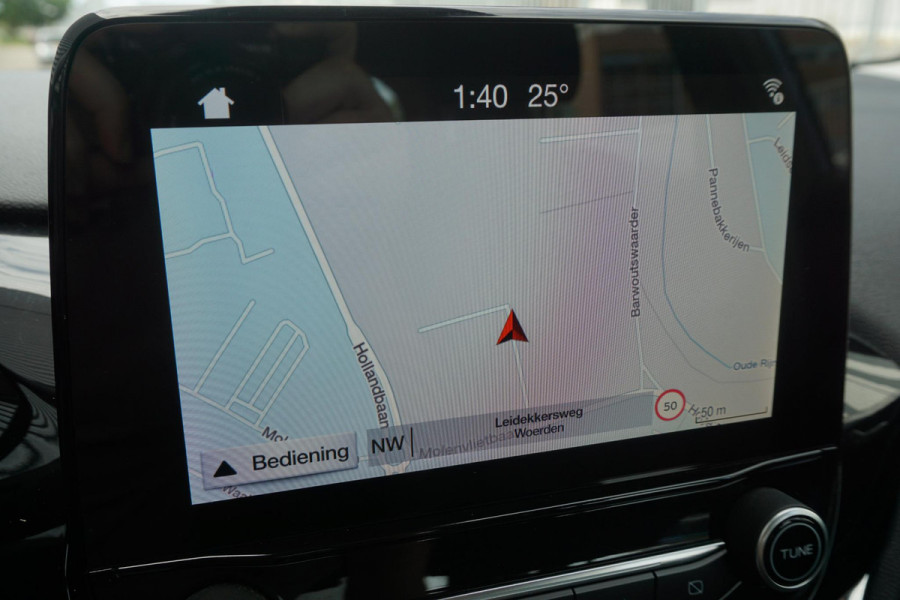 Ford Fiesta 1.1 /Navigatie/Parkeersensoren/Cruisecontrol/ Dealeronderhouden.