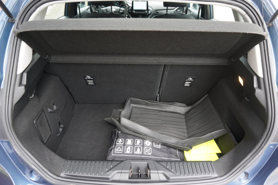 Ford Fiesta 1.1 /Navigatie/Parkeersensoren/Cruisecontrol/ Dealeronderhouden.