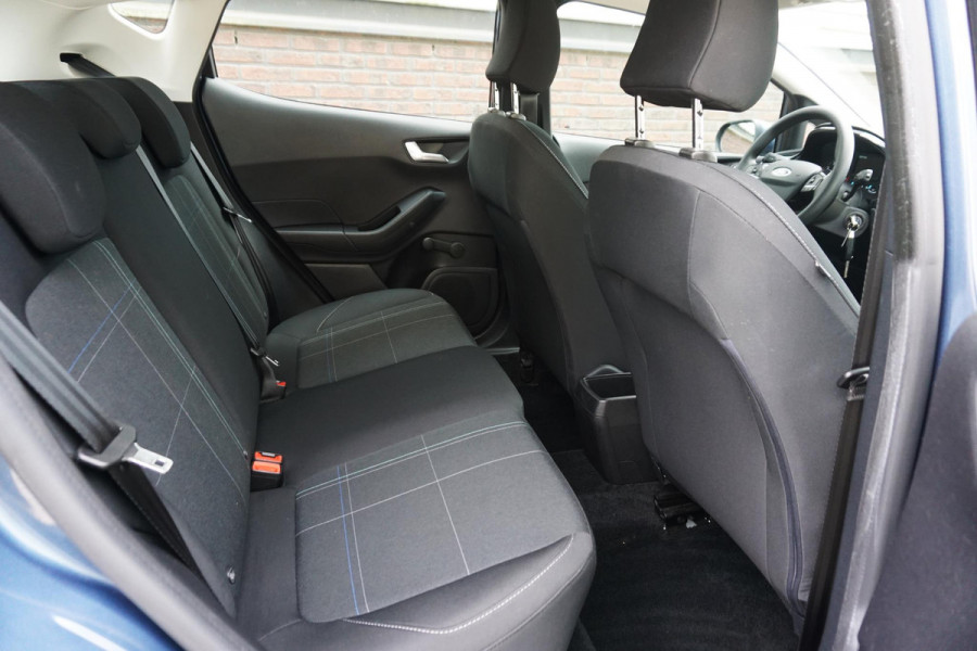 Ford Fiesta 1.1 /Navigatie/Parkeersensoren/Cruisecontrol/ Dealeronderhouden.