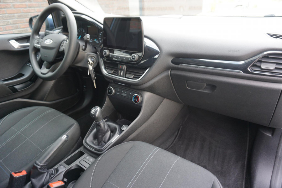 Ford Fiesta 1.1 /Navigatie/Parkeersensoren/Cruisecontrol/ Dealeronderhouden.