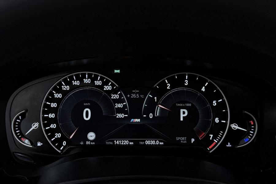 BMW 5 Serie Touring 540i xDrive High Executive (PANORAMADAK, ADAPTIEVE CRUISE, SFEERVERLICHTING, DEALER ONDERHOUDEN)