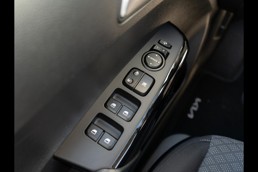 Kia Picanto 1.0 GDi DynamicPlusLine NIEUWE AUTO | OP VOORRAAD| Navigatie | Achteruitrijcamera |