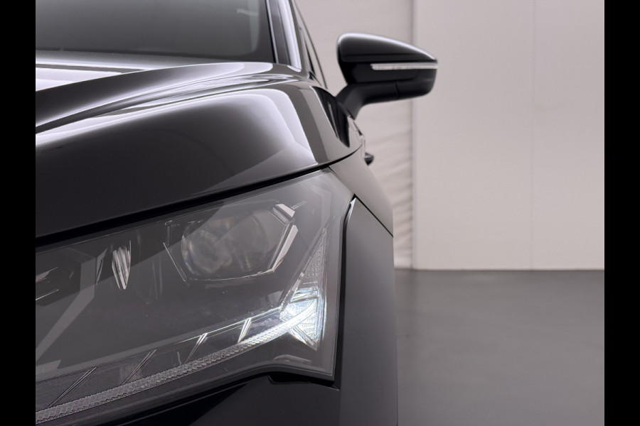 Škoda ENYAQ iV 80 SPORTLINE SOH 92% 3-Zone Ecc Adap.Cruise Stuur+Stoelverwarming Elek.Stoel+Memory Navi Camera Apple Carplay Android Auto Keyless Advanc. Dodehoek detectie Elek.Achterklep Privacy Glas Led Matrix Isofix Lmv 20" DAB Lane Assist 1e Eigenaar Origineel Nederlandse Auto Dealeronderhouden