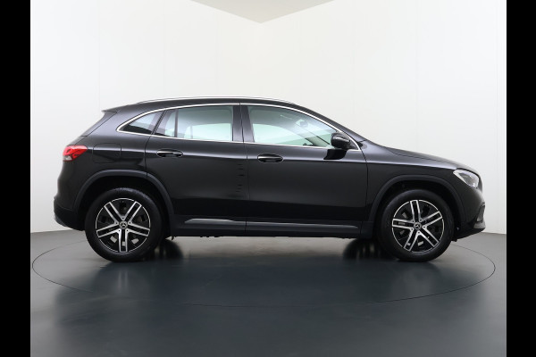 Mercedes-Benz GLA 250e 218PK Hybride Leder+Massage+Verwarming Camera Adap.Cruise Apple Carplay Android Auto Navi Ecc Business Solution Luxury Blind Spot Warning Led Pdc Lmv 18" DAB Bluetooth Elek.Achterklep Isofix
