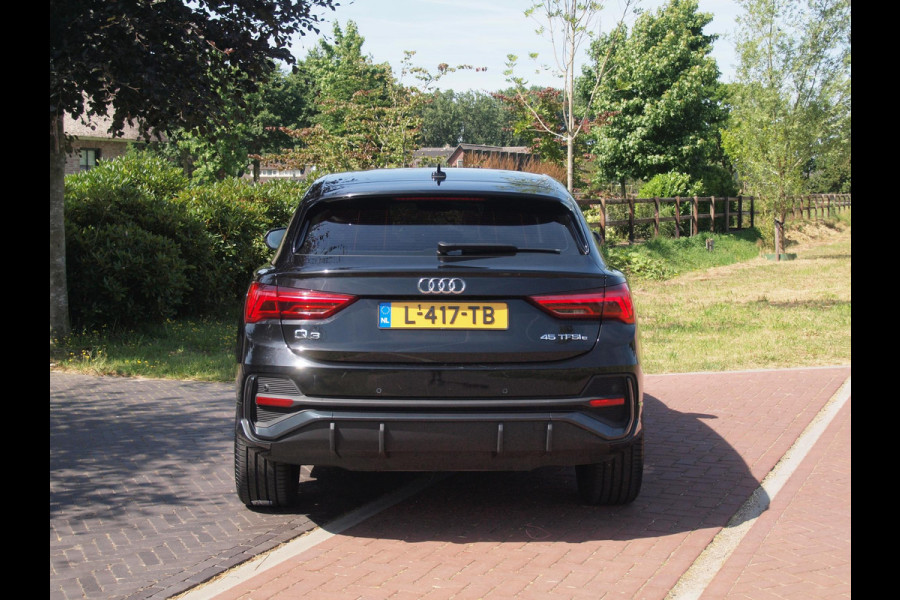 Audi Q3 Sportback 45 TFSI e Advanced Edition | Black Optic | Apple Carplay | Leer | 20 Inch | NL-Auto |