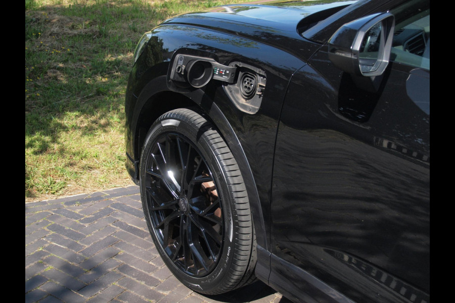 Audi Q3 Sportback 45 TFSI e Advanced Edition | Black Optic | Apple Carplay | Leer | 20 Inch | NL-Auto |