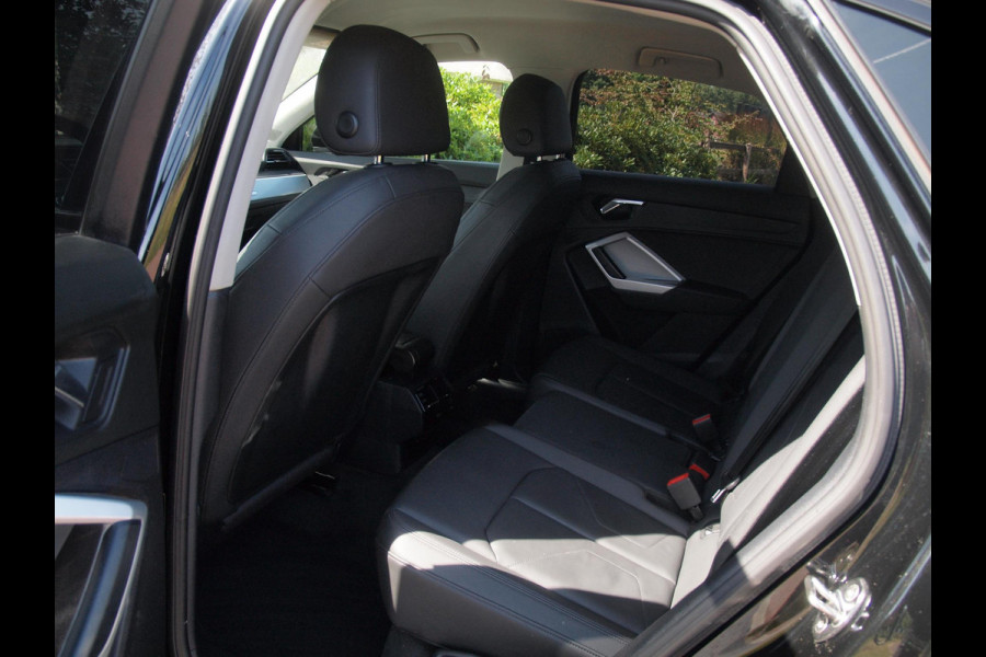 Audi Q3 Sportback 45 TFSI e Advanced Edition | Black Optic | Apple Carplay | Leer | 20 Inch | NL-Auto |