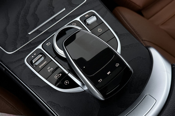 Mercedes-Benz C-Klasse Estate 180 Solution AMG (PANORAMADAK, SFEERVERLICHTING, ELEKT. STOELEN, MULTIBEAM KOPLAMPEN, CAMERA)