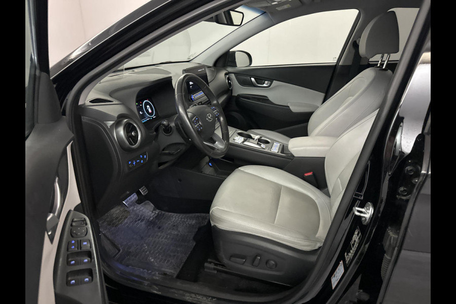 Hyundai Kona EV Limited 64 kWh | 49350 KM | Virtual Cockpit | Navigatiesysteem | Stoelverwarming | WORDT VERWACHT!