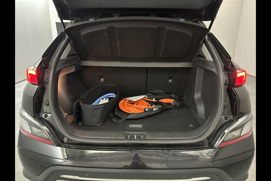 Hyundai Kona EV Limited 64 kWh | 49350 KM | Virtual Cockpit | Navigatiesysteem | Stoelverwarming | WORDT VERWACHT!
