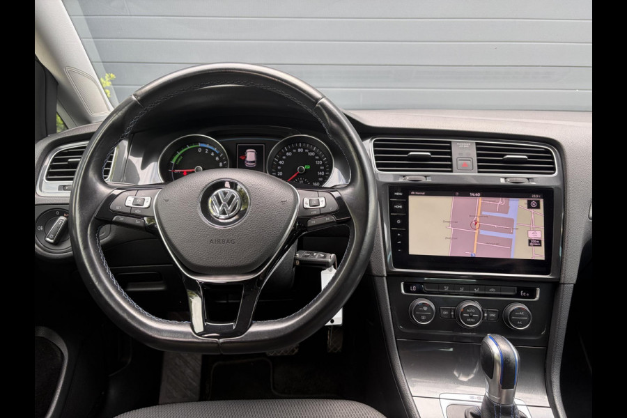 Volkswagen e-Golf e-Golf SOH 91.07%,Navi,Carplay,Camera,Stoelverwarming,Clima,Cruise,Pdc,Lm velgen,Dealer Onderhouden,N.A.P,Apk tot 11-2026