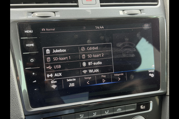 Volkswagen e-Golf e-Golf SOH 91.07%,Navi,Carplay,Camera,Stoelverwarming,Clima,Cruise,Pdc,Lm velgen,Dealer Onderhouden,N.A.P,Apk tot 11-2026