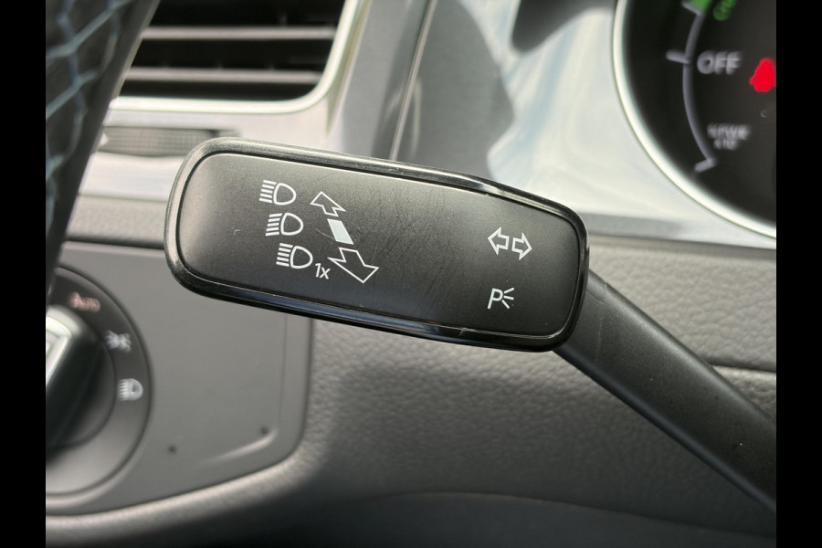 Volkswagen e-Golf e-Golf SOH 91.07%,Navi,Carplay,Camera,Stoelverwarming,Clima,Cruise,Pdc,Lm velgen,Dealer Onderhouden,N.A.P,Apk tot 11-2026