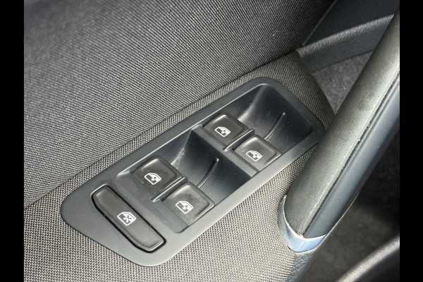 Volkswagen e-Golf e-Golf SOH 91.07%,Navi,Carplay,Camera,Stoelverwarming,Clima,Cruise,Pdc,Lm velgen,Dealer Onderhouden,N.A.P,Apk tot 11-2026