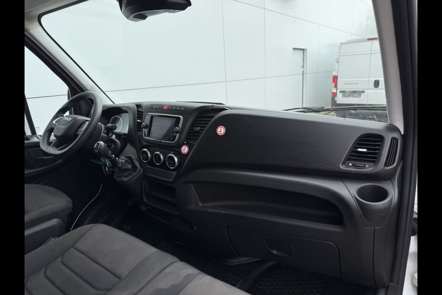 Iveco Daily 35C16 3.0 160pk Laadklep Bakwagen Dubbellucht Climate Control Cruise Control Camera Meubelbak Koffer