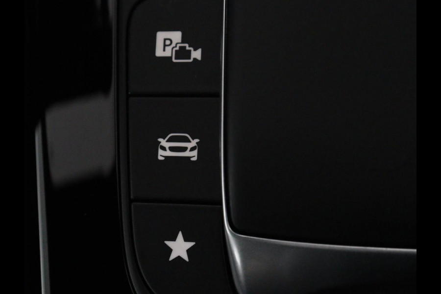 Mercedes-Benz A-Klasse 180 Business Solution AMG | Panoramadak | Carplay | Cruise control | Climate control | DAB+ | Navigatie | Bluetooth | Stoelverwarming | Park assist
