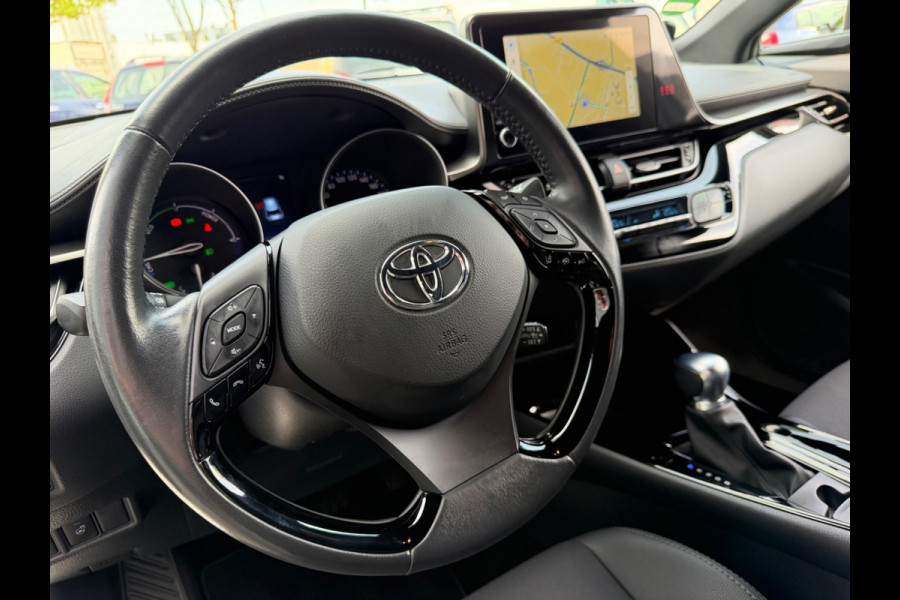 Toyota C-HR 1.8 Hybrid Style 122pk Bi-Tone, CarPlay, Camera, Stoel-stuurverw,