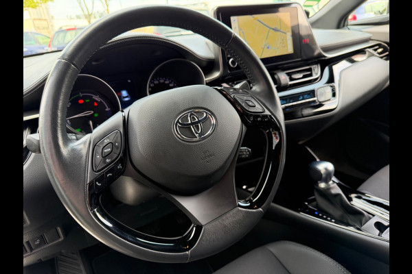 Toyota C-HR 1.8 Hybrid Style 122pk Bi-Tone, CarPlay, Camera, Stoel-stuurverw,