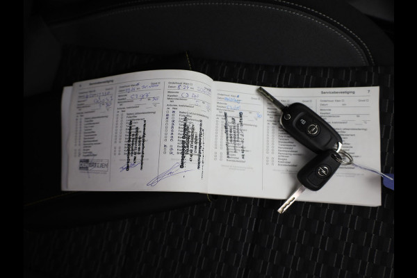 Opel Astra 1.2 Business Edition | Camera | AGR Stoel | Climate Control | Navi | Prijs Rijklaar!!