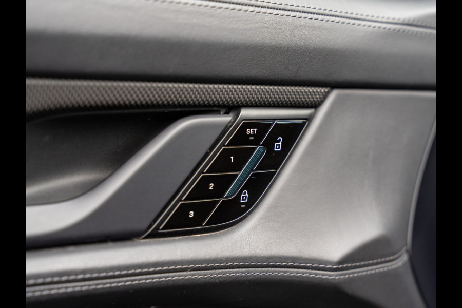 Porsche Taycan 4S Performance Boost 93 kWh | PANORAMA | SPORTDESIGN | 21" | BOSE