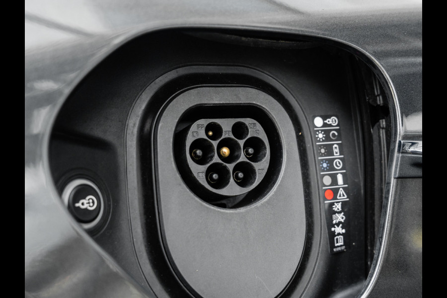 Porsche Taycan 4S Performance Boost 93 kWh | PANORAMA | SPORTDESIGN | 21" | BOSE