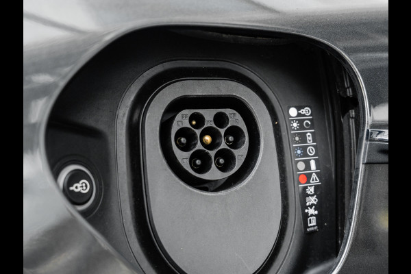 Porsche Taycan 4S Performance Boost 93 kWh | PANORAMA | SPORTDESIGN | 21" | BOSE