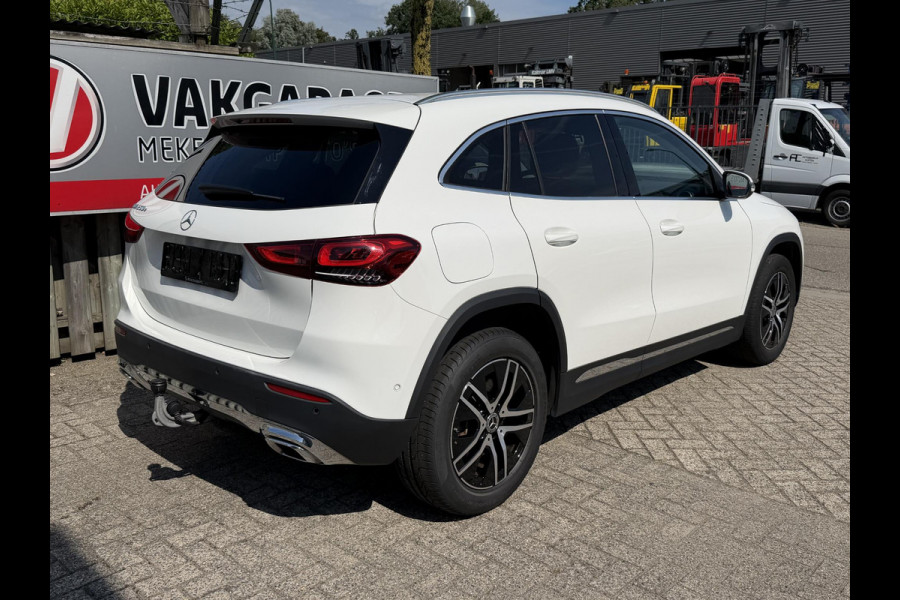 Mercedes-Benz GLA 250 e Business Solution Luxury Limited 18"/Trekhaak/Stoelverwarming/Sfeerverlichting/Camera/PDC v+a/Apple Carplay & Android Auto