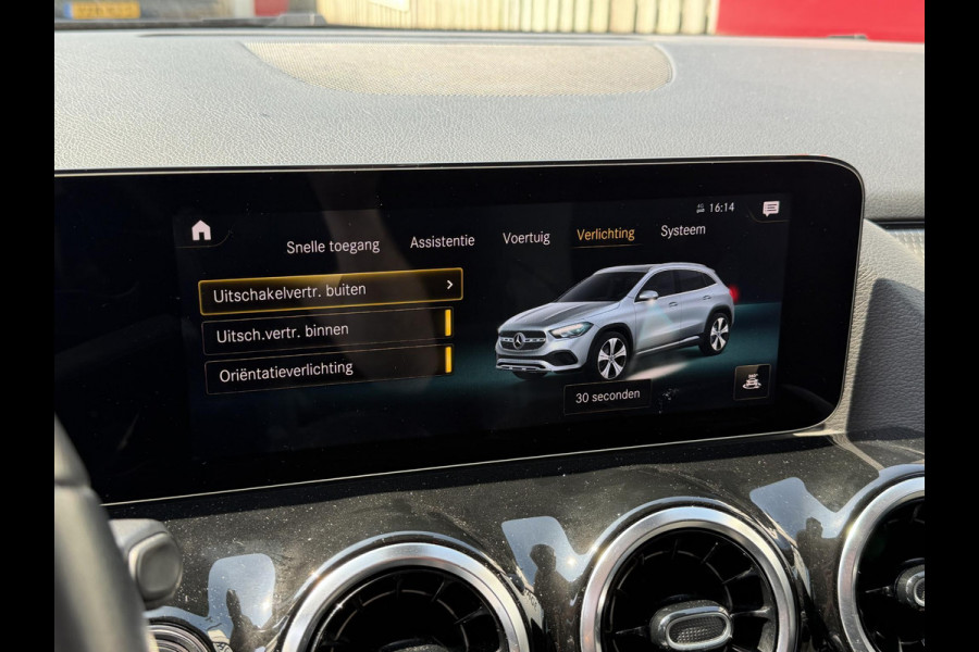 Mercedes-Benz GLA 250 e Business Solution Luxury Limited 18"/Trekhaak/Stoelverwarming/Sfeerverlichting/Camera/PDC v+a/Apple Carplay & Android Auto