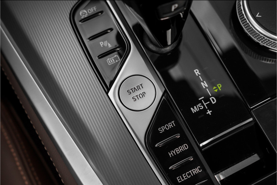 BMW X5 xDrive45e M-Sport Pano Laser LED ACC Trekhaak Memory 360°