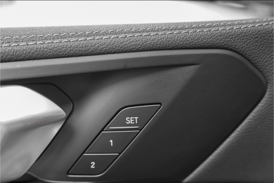 BMW X5 xDrive45e M-Sport Pano Laser LED ACC Trekhaak Memory 360°