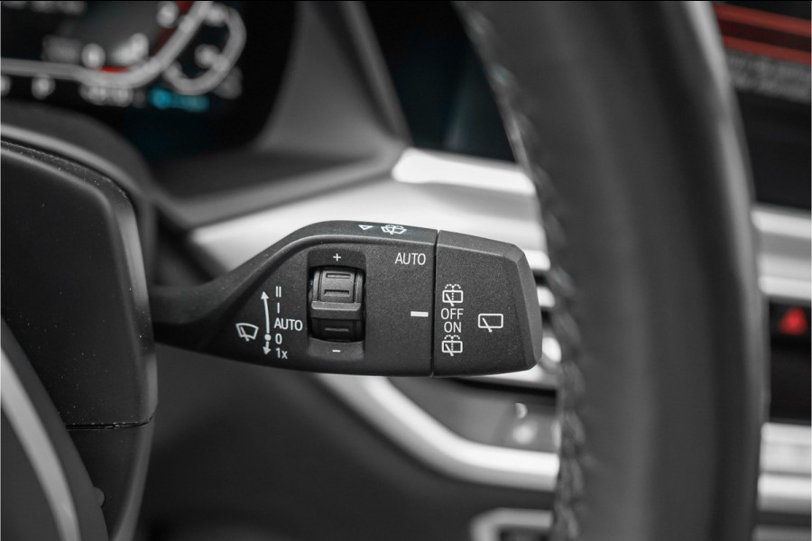 BMW X5 xDrive45e M-Sport Pano Laser LED ACC Trekhaak Memory 360°