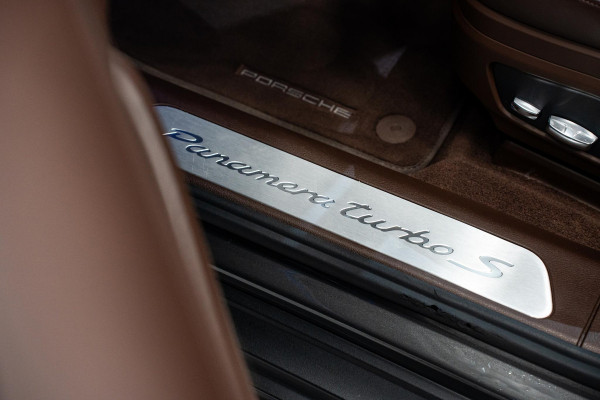 Porsche Panamera Sport Turismo 4.0 Turbo S E-Hybrid *Keramisch / Stoelventilatie / Vierwiel-besturing / Panorama / BOSE / Sport-uitlaatsysteem*
