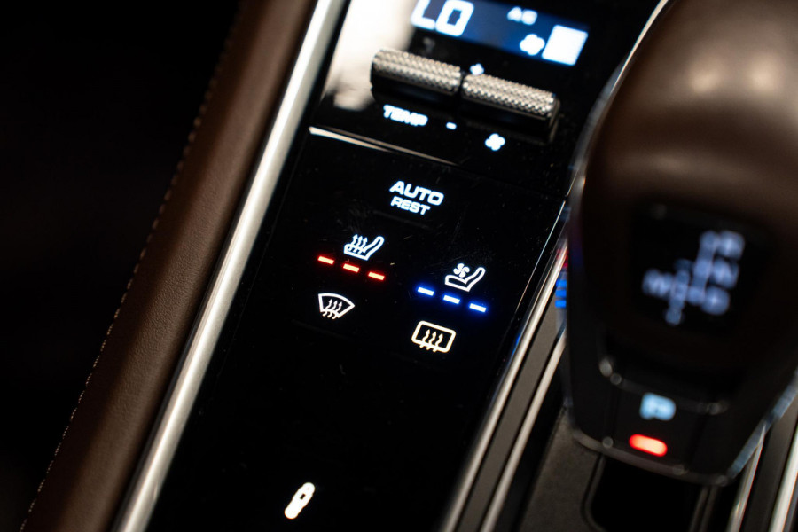Porsche Panamera Sport Turismo 4.0 Turbo S E-Hybrid *Keramisch / Stoelventilatie / Vierwiel-besturing / Panorama / BOSE / Sport-uitlaatsysteem*