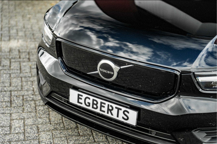 Volvo XC40 | 70 KWH | ALL BLACK | 19' zwart | AppleCarPlay | 1500kg trekgewicht Recharge Plus