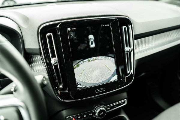 Volvo XC40 | 70 KWH | ALL BLACK | 19' zwart | AppleCarPlay | 1500kg trekgewicht Recharge Plus