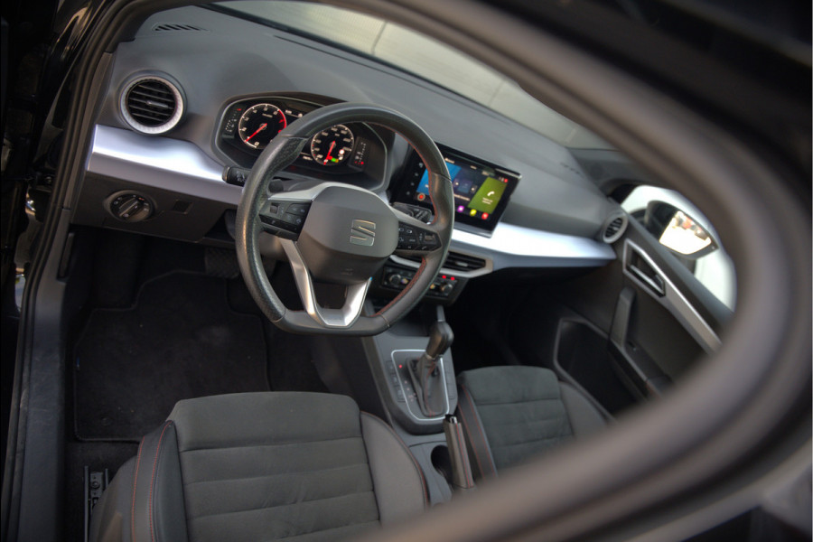 Seat Ibiza 1.5 TSI FR Business Intense Plus | Panoramadak | Stoelverwarming | Apple Carplay | Adaptive Cruise Control | Camera | Navigatie | Ambiance Verlichting | Parkeersensoren | DAB | Digitale Tellers | Dealer Onderhouden