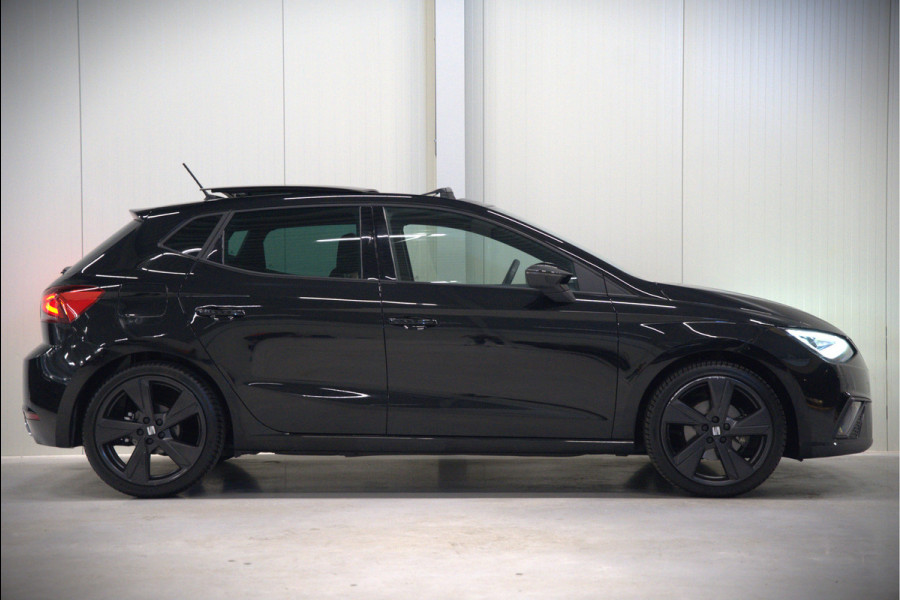 Seat Ibiza 1.5 TSI FR Business Intense Plus | Panoramadak | Stoelverwarming | Apple Carplay | Adaptive Cruise Control | Camera | Navigatie | Ambiance Verlichting | Parkeersensoren | DAB | Digitale Tellers | Dealer Onderhouden