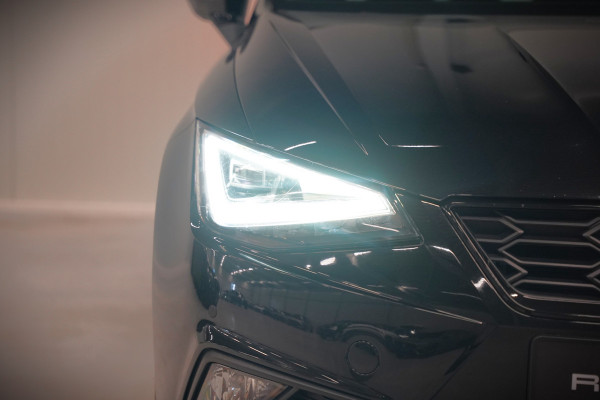 Seat Ibiza 1.5 TSI FR Business Intense Plus | Panoramadak | Stoelverwarming | Apple Carplay | Adaptive Cruise Control | Camera | Navigatie | Ambiance Verlichting | Parkeersensoren | DAB | Digitale Tellers | Dealer Onderhouden