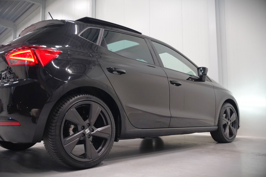 Seat Ibiza 1.5 TSI FR Business Intense Plus | Panoramadak | Stoelverwarming | Apple Carplay | Adaptive Cruise Control | Camera | Navigatie | Ambiance Verlichting | Parkeersensoren | DAB | Digitale Tellers | Dealer Onderhouden